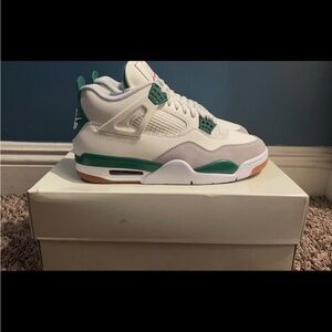 Nike Air Jordan 4 Retro Pine Green